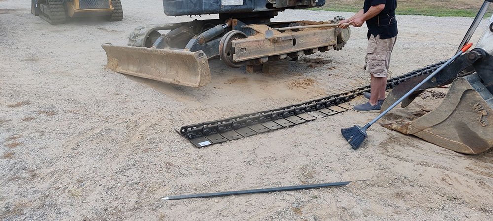 Steel Tracks Bobcat E80 - SteelTracks.com