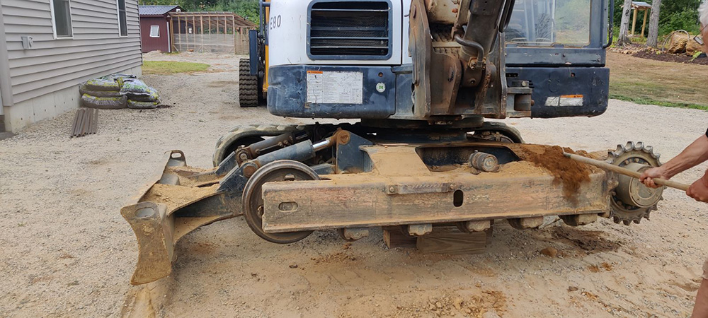 Steel Tracks Bobcat E80.  SteelTracks.com
