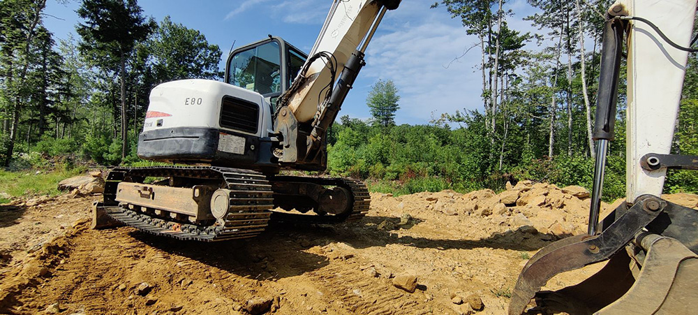 Steel Tracks Bobcat E80.  SteelTracks.com