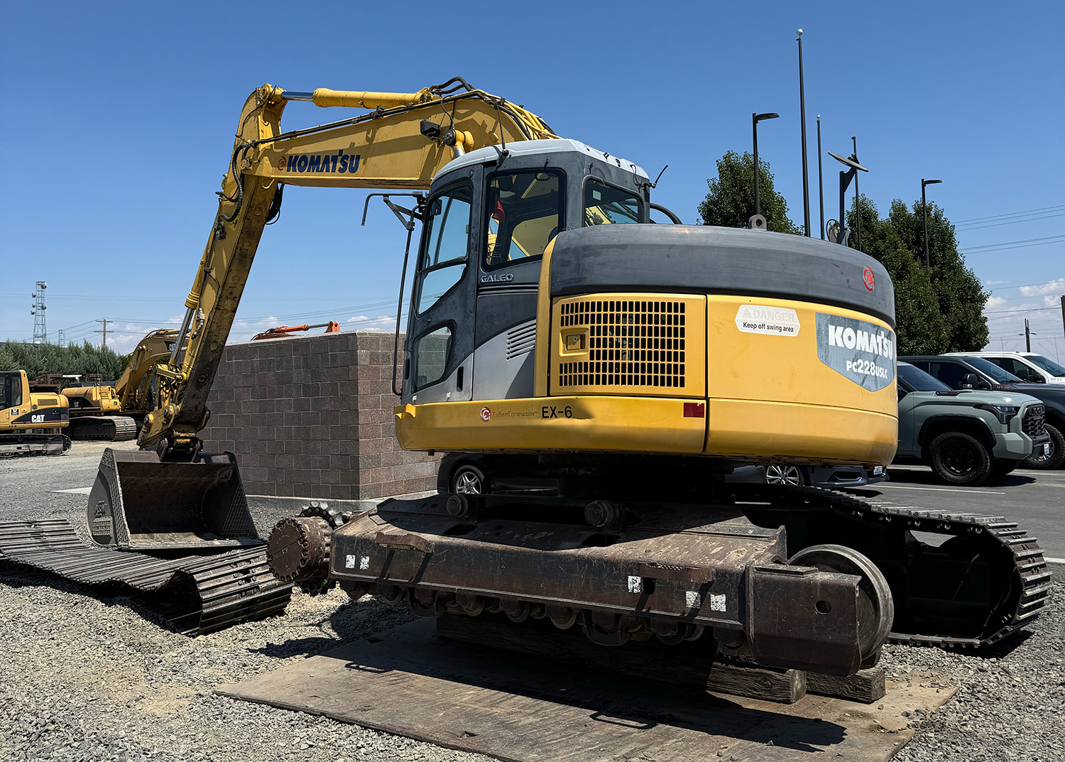 Komatsu PC228USLC-3E0 Undercarriage Replacement