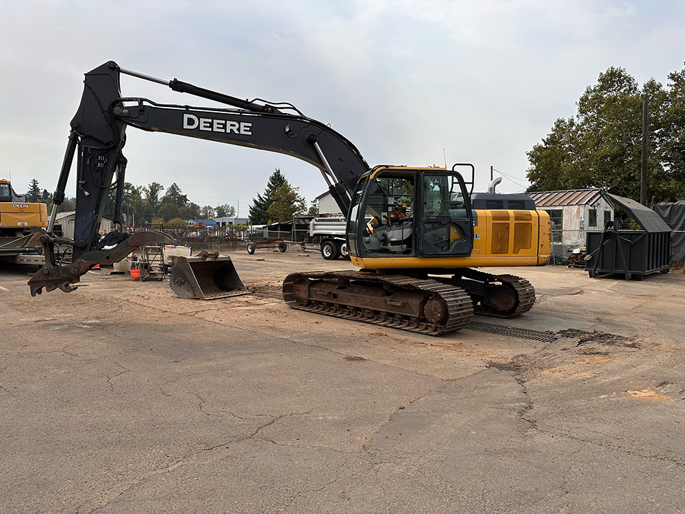 John Deere 210G SteelTracks.com