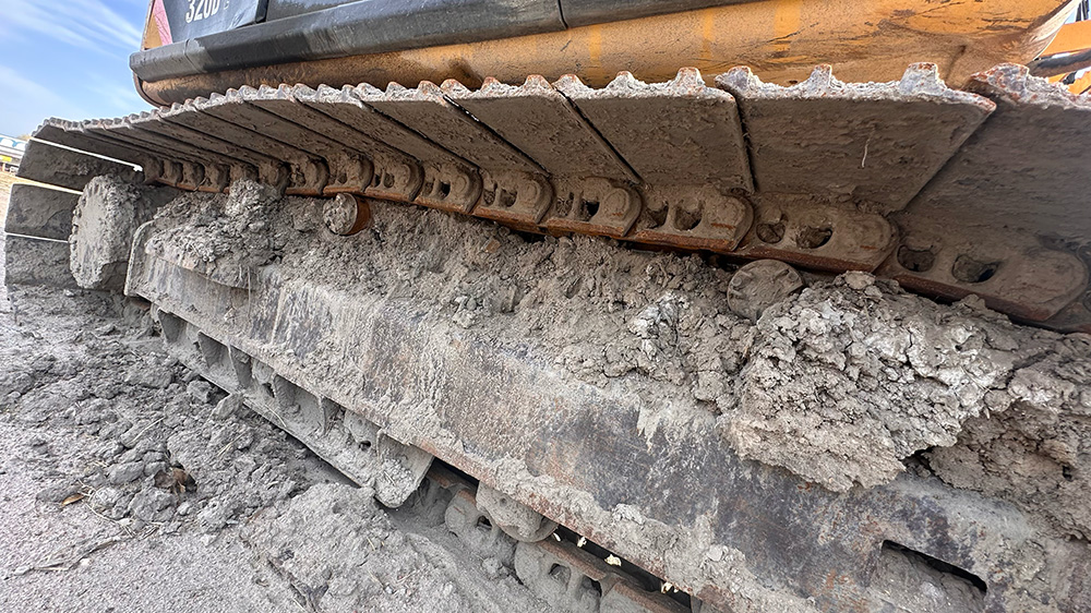CAT 320DL Steel Tracks SteelTracks.com Replacement Tracks & Undercarriage Parts for Heavy Equipment