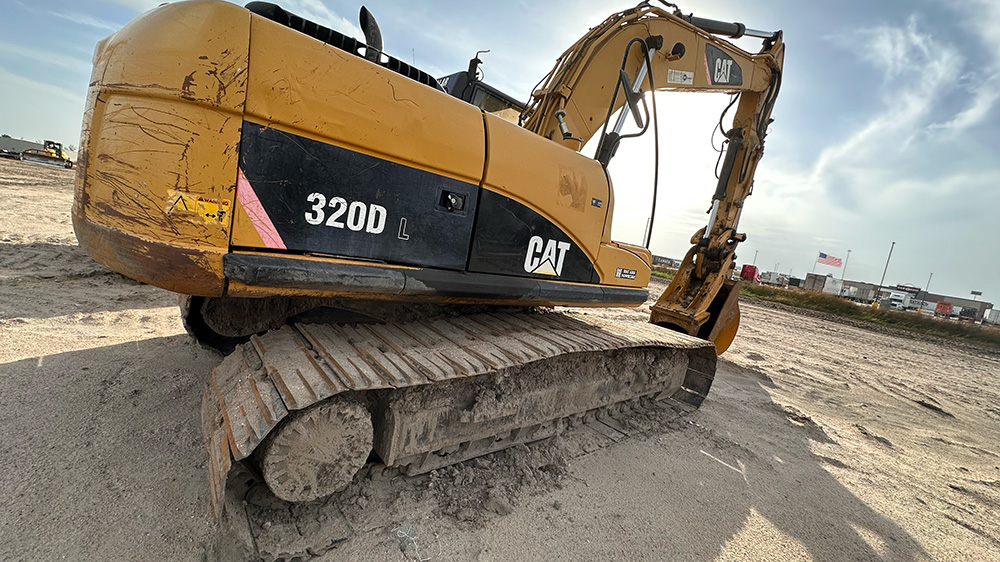 CAT 320DL Steel Tracks SteelTracks.com Replacement Tracks & Undercarriage Parts for Heavy Equipment