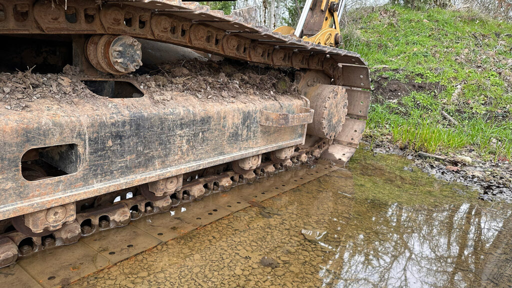 CAT 313BCR Steel Tracks SteelTracks.com Replacement Tracks & Undercarriage Parts for Heavy Equipment